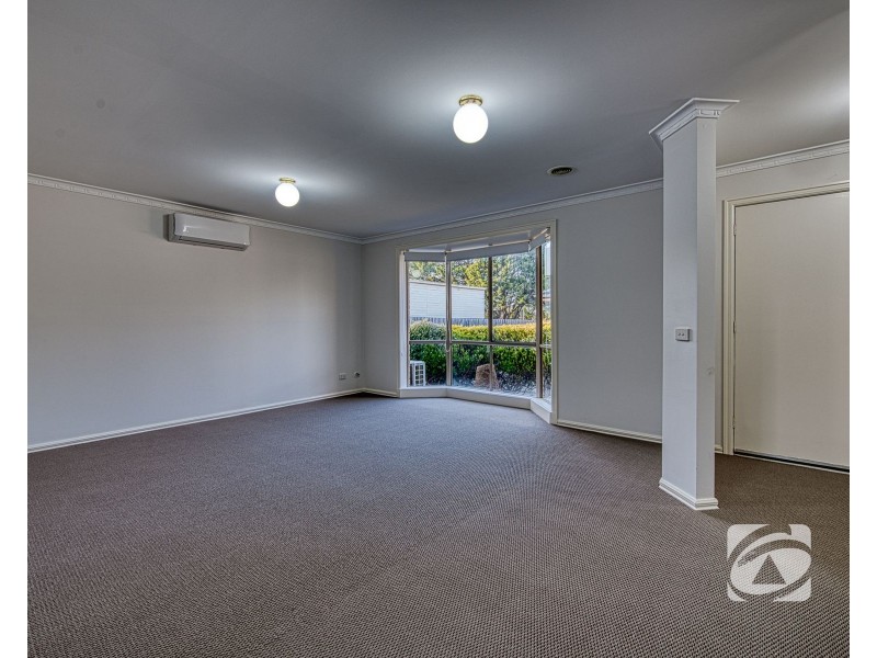 2/8 Helen Court, Narre Warren VIC 3805
