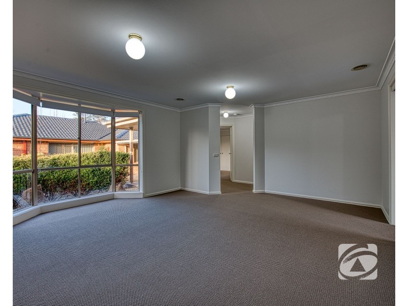 2/8 Helen Court, Narre Warren VIC 3805