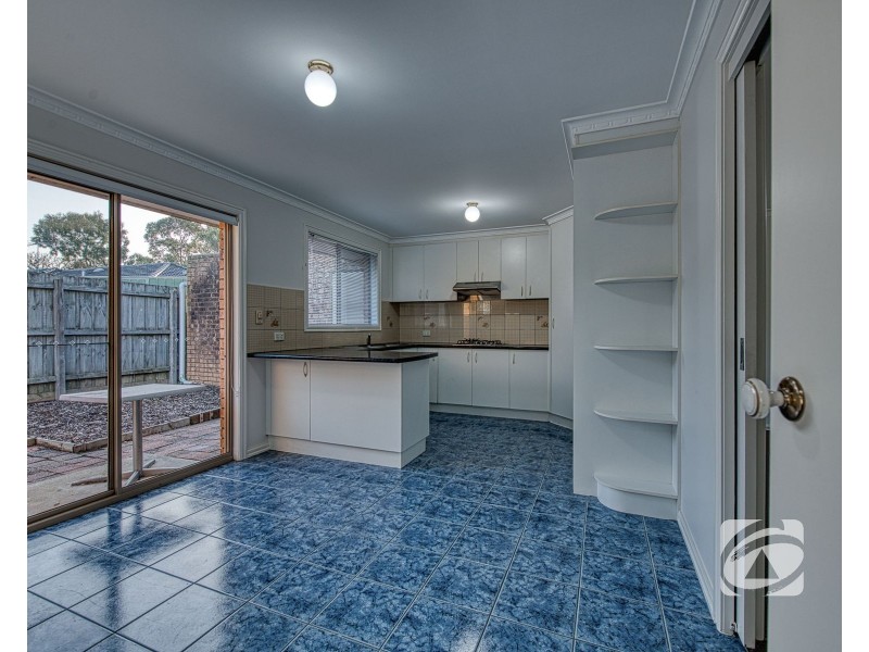 2/8 Helen Court, Narre Warren VIC 3805