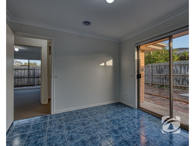 2/8 Helen Court, Narre Warren VIC 3805