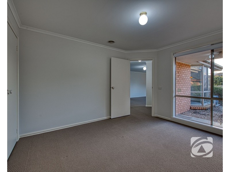 2/8 Helen Court, Narre Warren VIC 3805