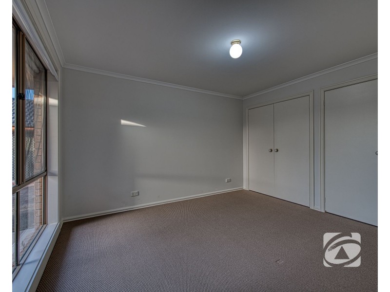 2/8 Helen Court, Narre Warren VIC 3805