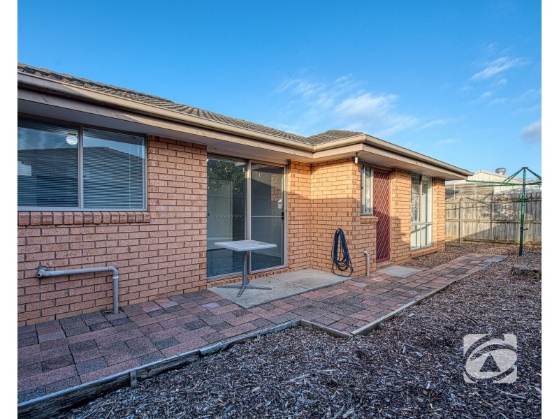 2/8 Helen Court, Narre Warren VIC 3805
