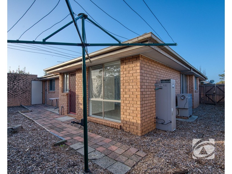 2/8 Helen Court, Narre Warren VIC 3805