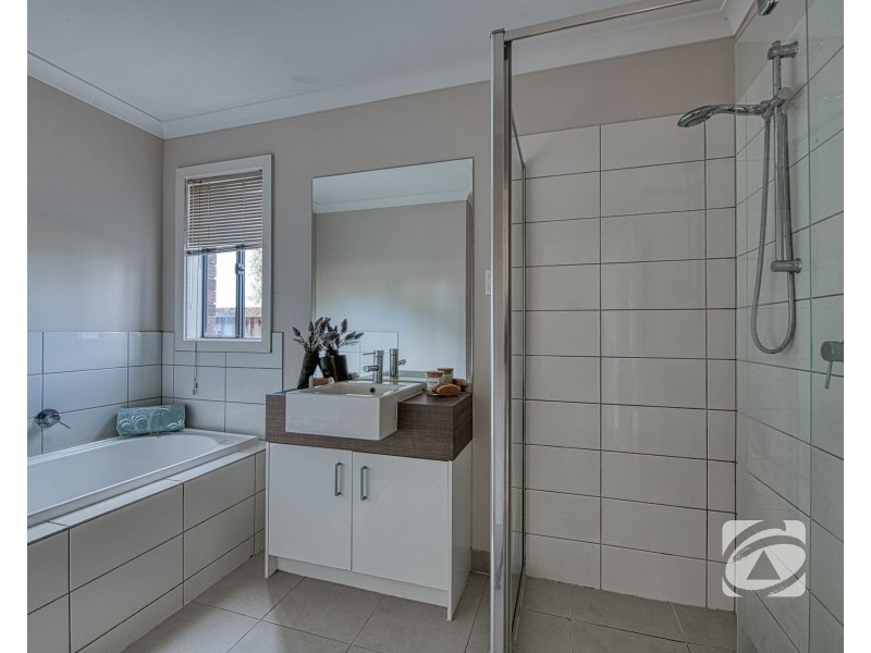 4 Green Gully Road, Clyde VIC 3978