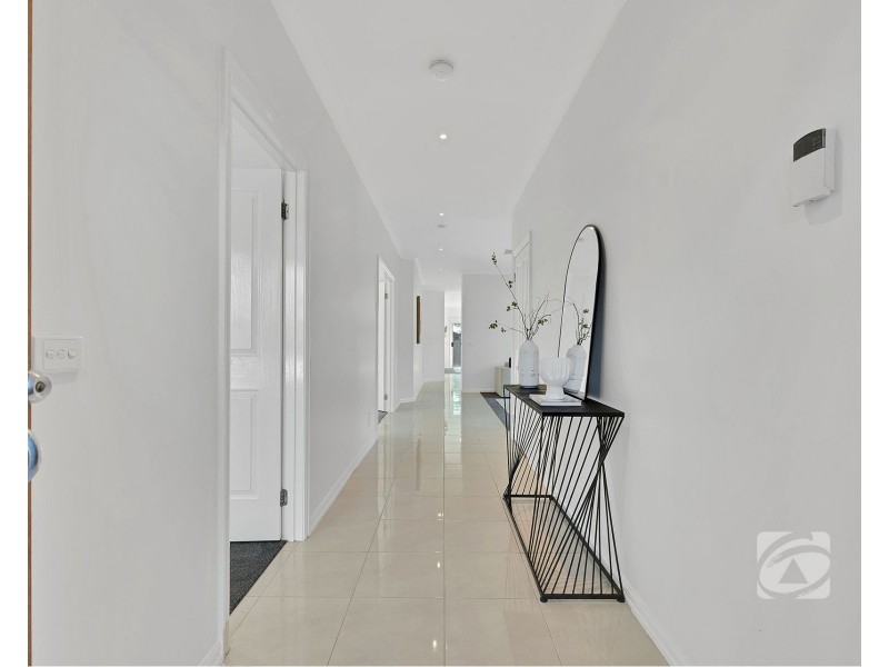 23 Baynton Crescent, Lynbrook VIC 3975
