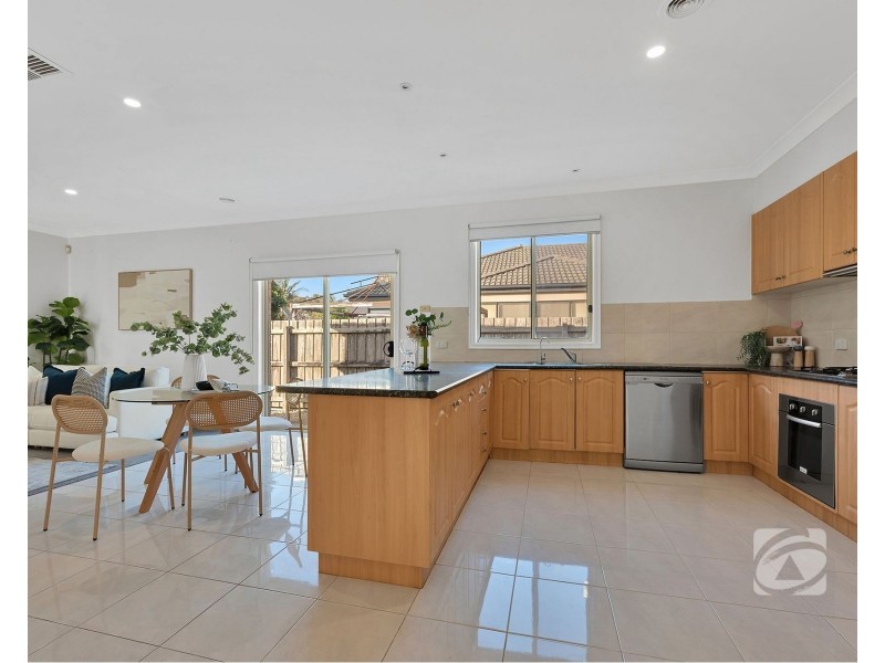 23 Baynton Crescent, Lynbrook VIC 3975