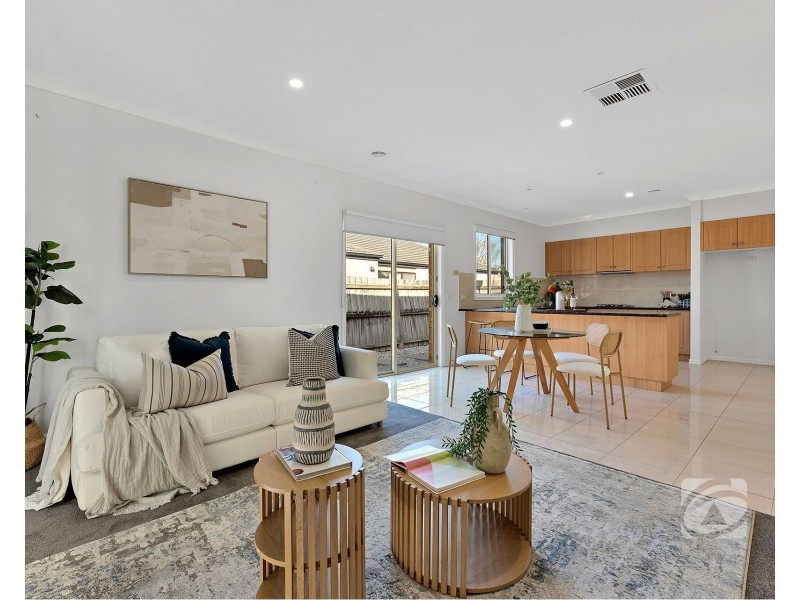 23 Baynton Crescent, Lynbrook VIC 3975