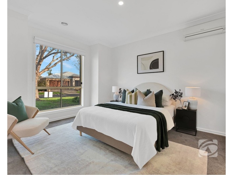 23 Baynton Crescent, Lynbrook VIC 3975