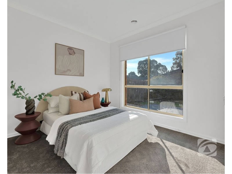23 Baynton Crescent, Lynbrook VIC 3975
