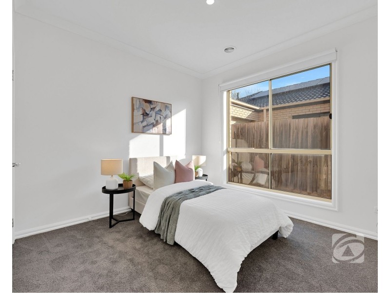 23 Baynton Crescent, Lynbrook VIC 3975