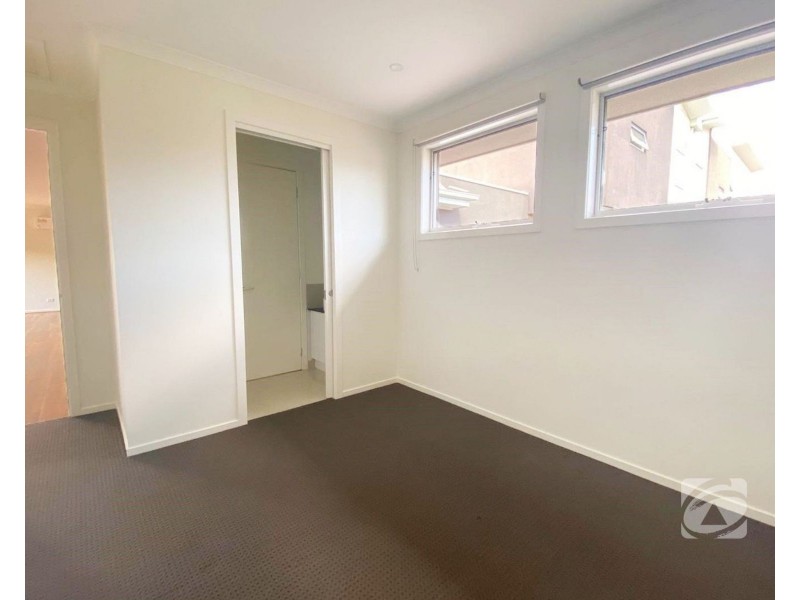 4/13 Grandview Avenue, Dandenong VIC 3175