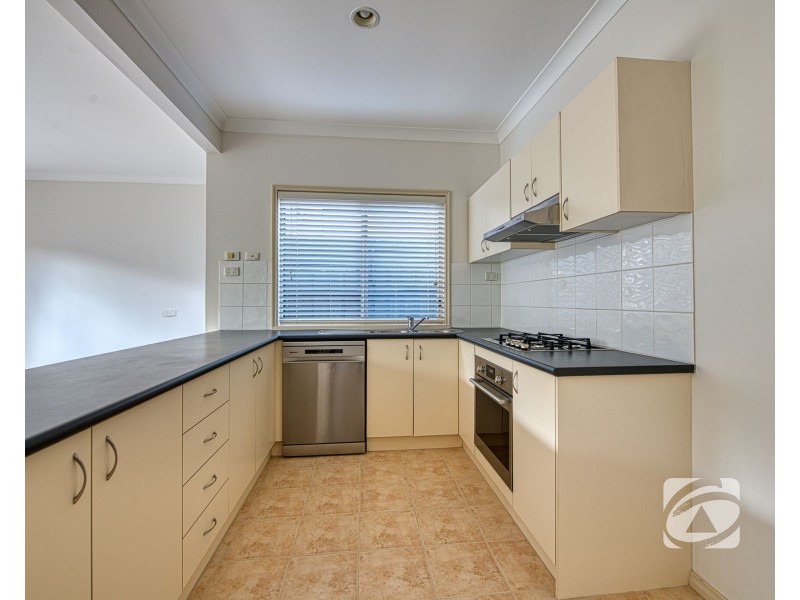 7/12 Grant Close, Berwick VIC 3806