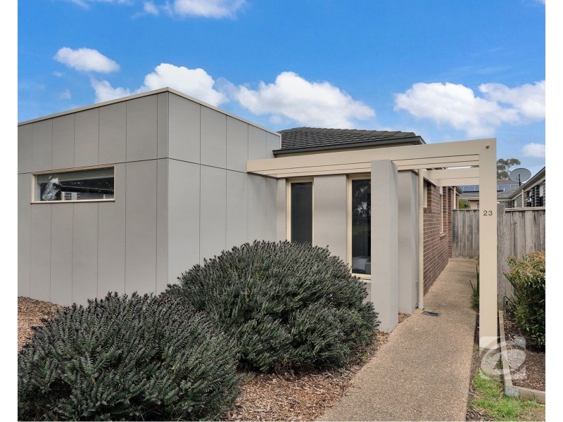 23 Sierra Walk, Cranbourne North VIC 3977