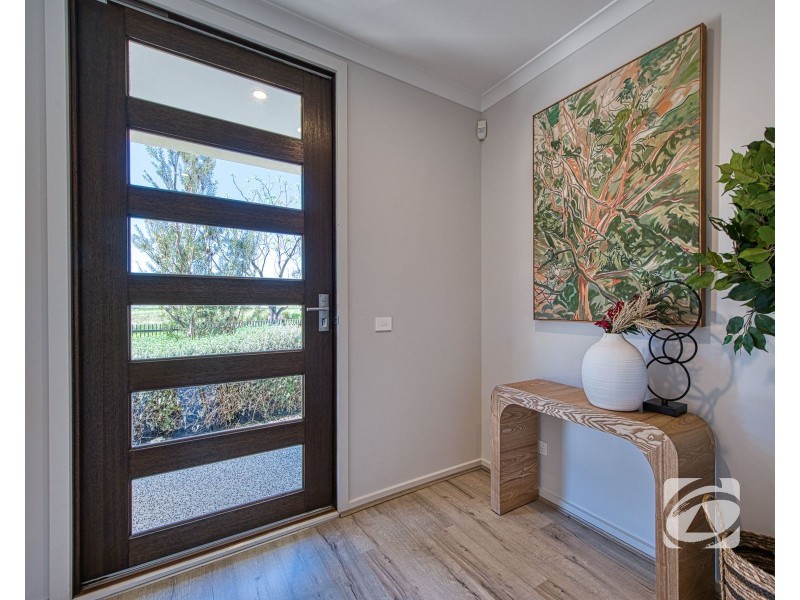 30 Mortlake Drive, Officer South VIC 3809