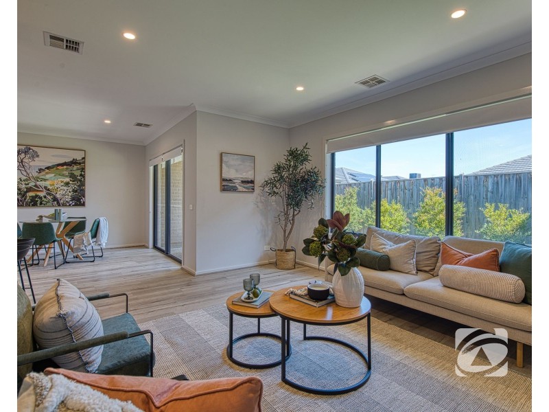 30 Mortlake Drive, Officer South VIC 3809