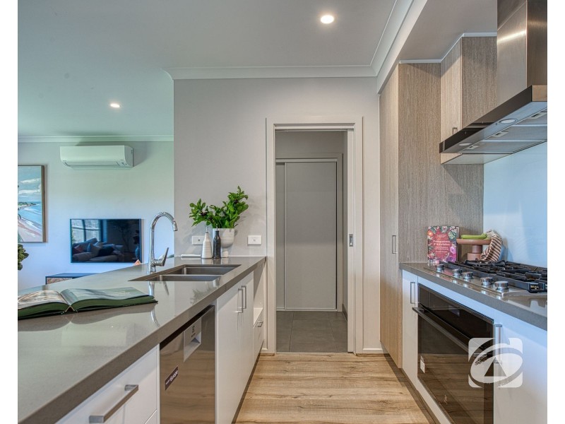 30 Mortlake Drive, Officer South VIC 3809