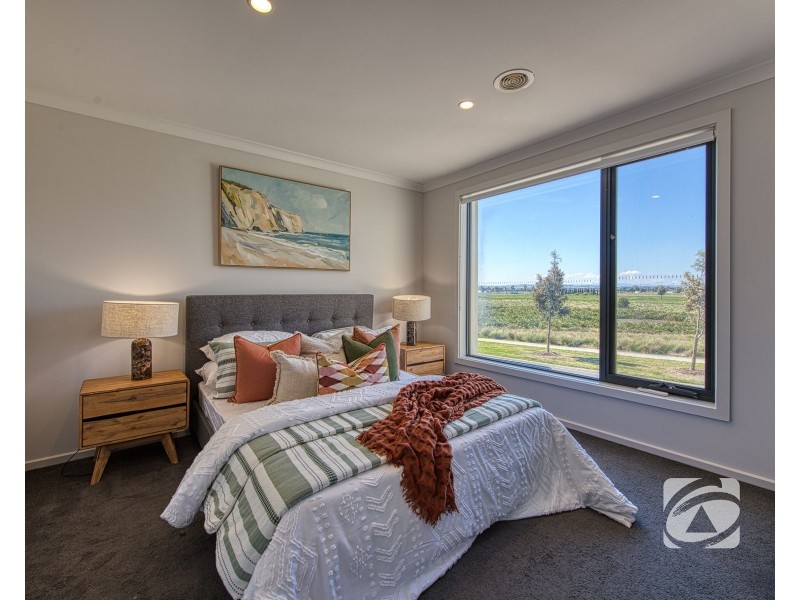 30 Mortlake Drive, Officer South VIC 3809