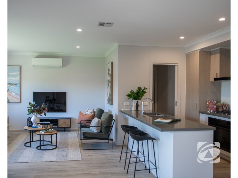 30 Mortlake Drive, Officer South VIC 3809