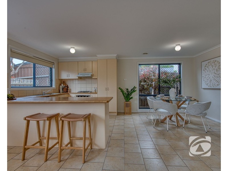 2/35-41 Henry Street, Pakenham VIC 3810