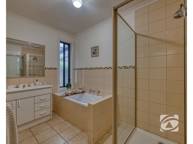 2/35-41 Henry Street, Pakenham VIC 3810