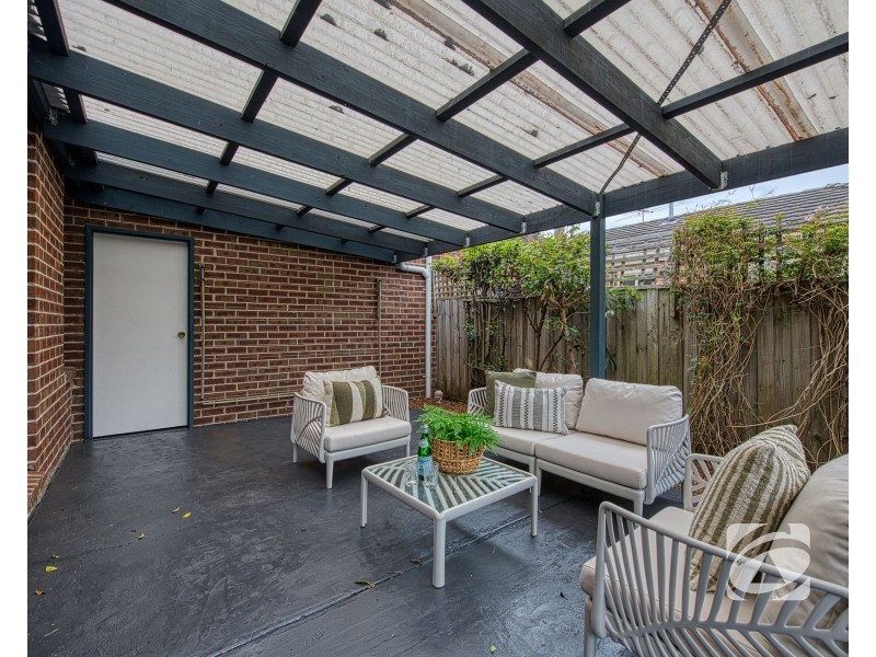 2/35-41 Henry Street, Pakenham VIC 3810