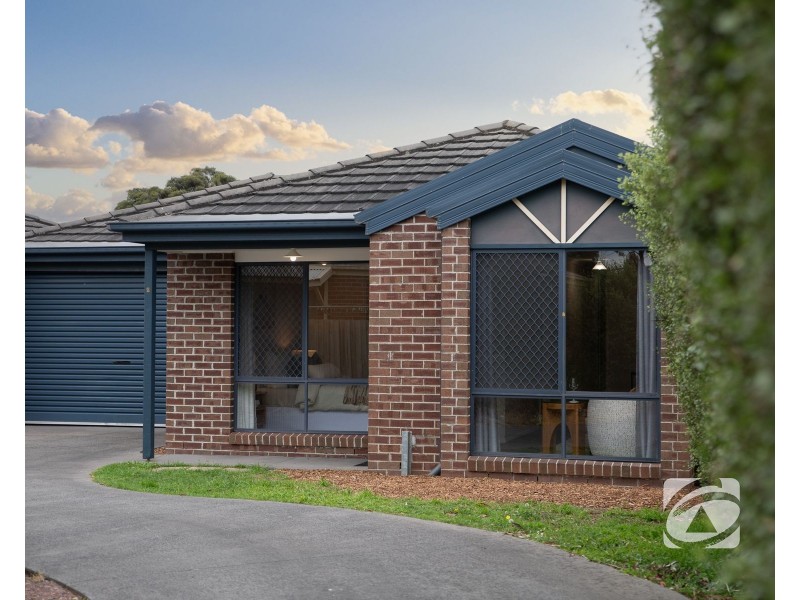 2/35-41 Henry Street, Pakenham VIC 3810