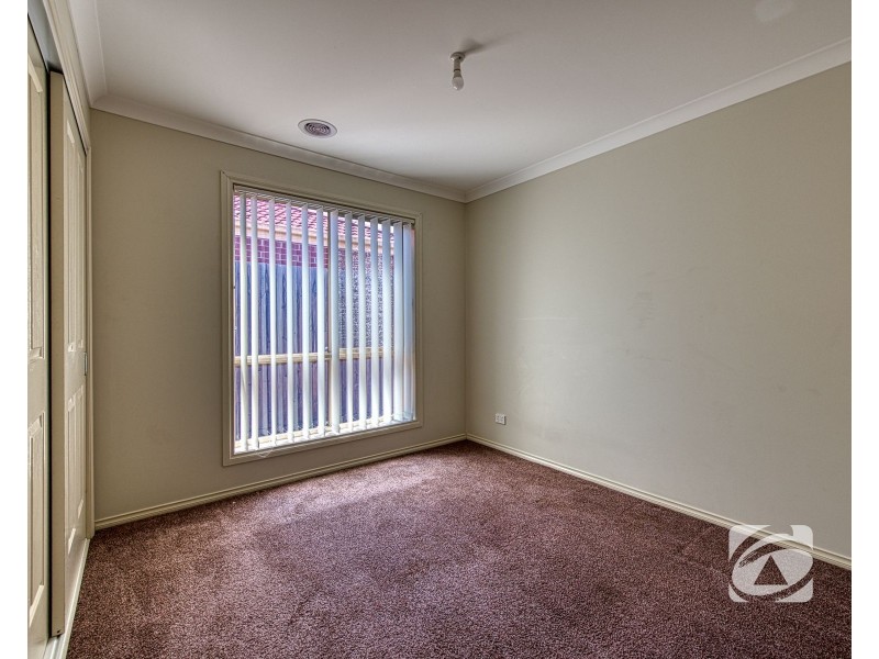 10 Greendale Boulevard, Pakenham VIC 3810