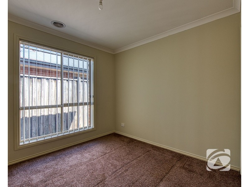 10 Greendale Boulevard, Pakenham VIC 3810