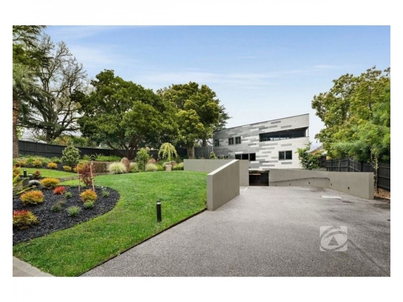 1/26 Langmore Lane, Berwick VIC 3806