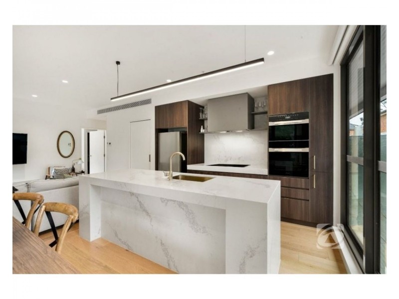 1/26 Langmore Lane, Berwick VIC 3806