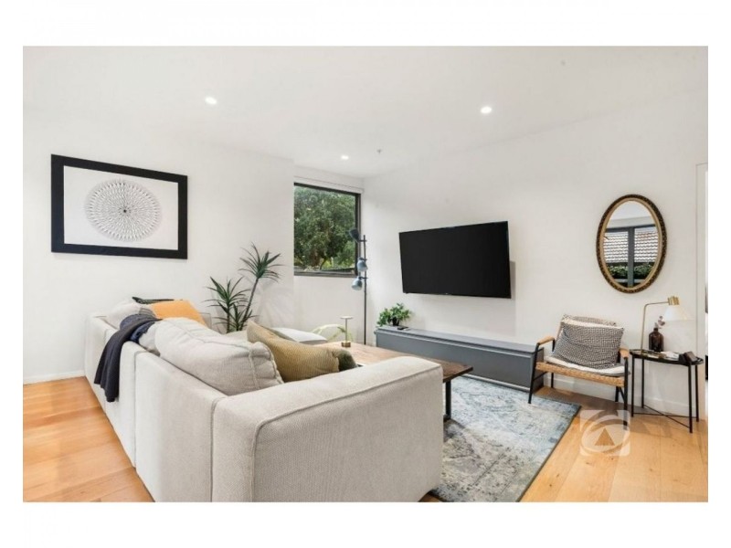 1/26 Langmore Lane, Berwick VIC 3806
