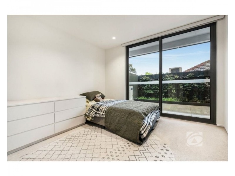 1/26 Langmore Lane, Berwick VIC 3806