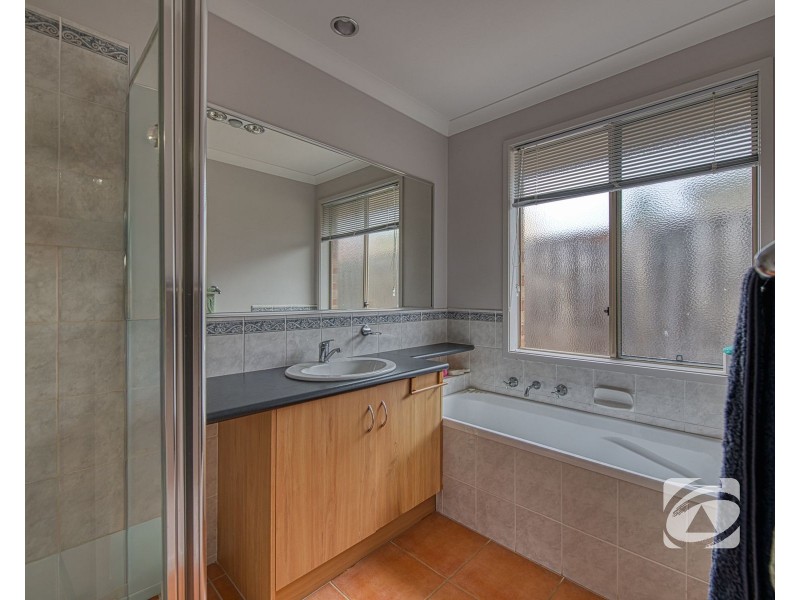 11 The Quays, Narre Warren South VIC 3805