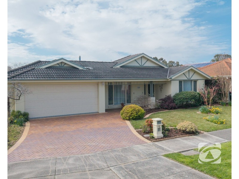 6 Jamieson Way, Berwick VIC 3806