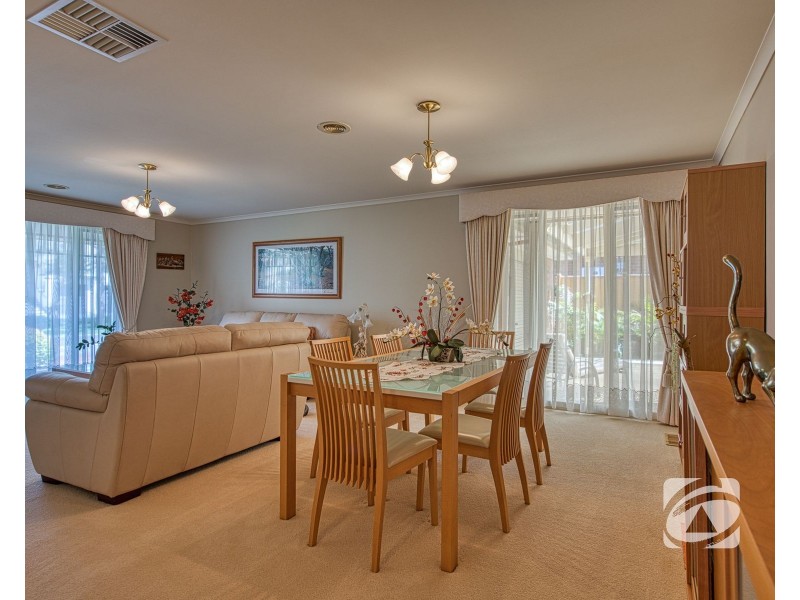 6 Jamieson Way, Berwick VIC 3806