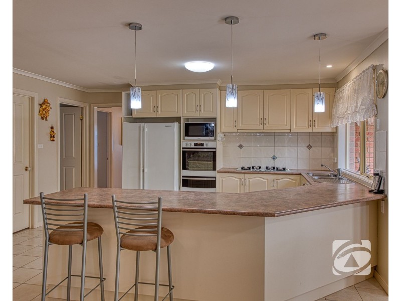 6 Jamieson Way, Berwick VIC 3806