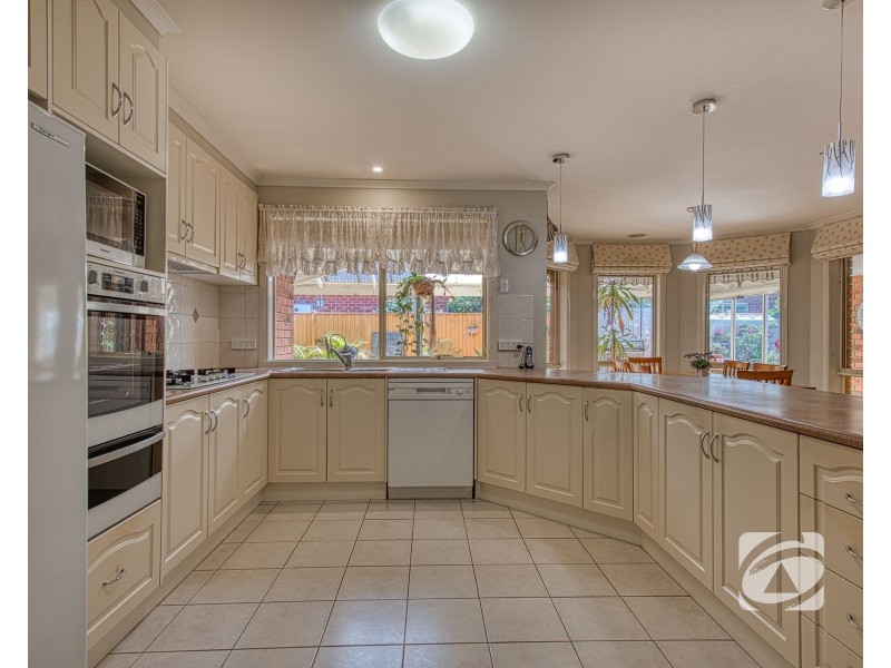 6 Jamieson Way, Berwick VIC 3806