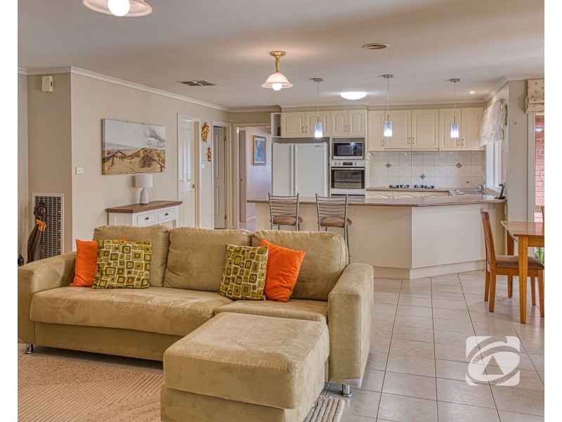 6 Jamieson Way, Berwick VIC 3806