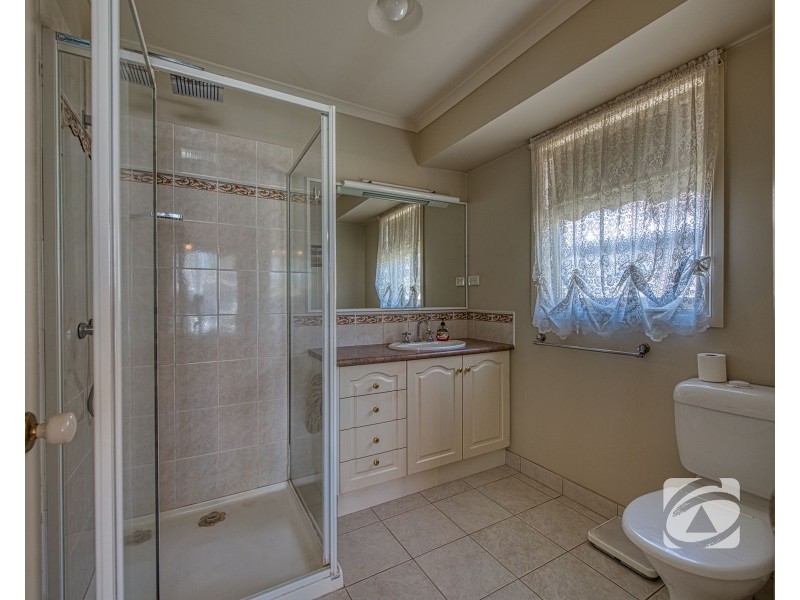 6 Jamieson Way, Berwick VIC 3806