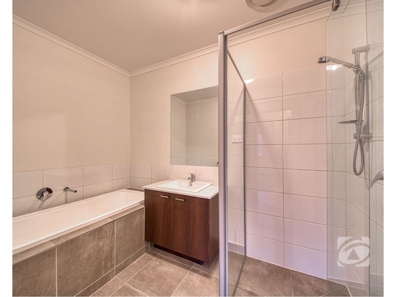 15 Caravan Parade, Berwick VIC 3806