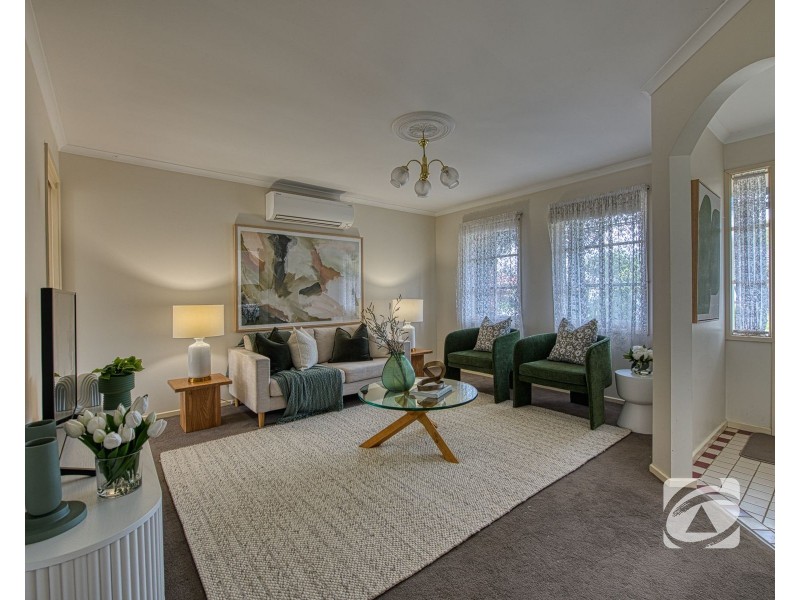 8 Emma Court, Berwick VIC 3806