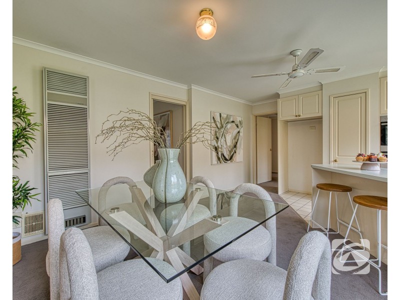 8 Emma Court, Berwick VIC 3806