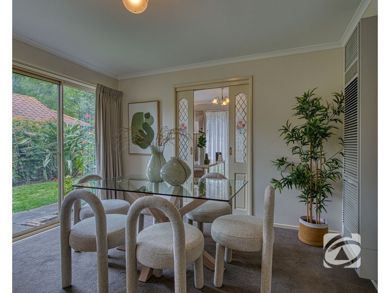 8 Emma Court, Berwick VIC 3806