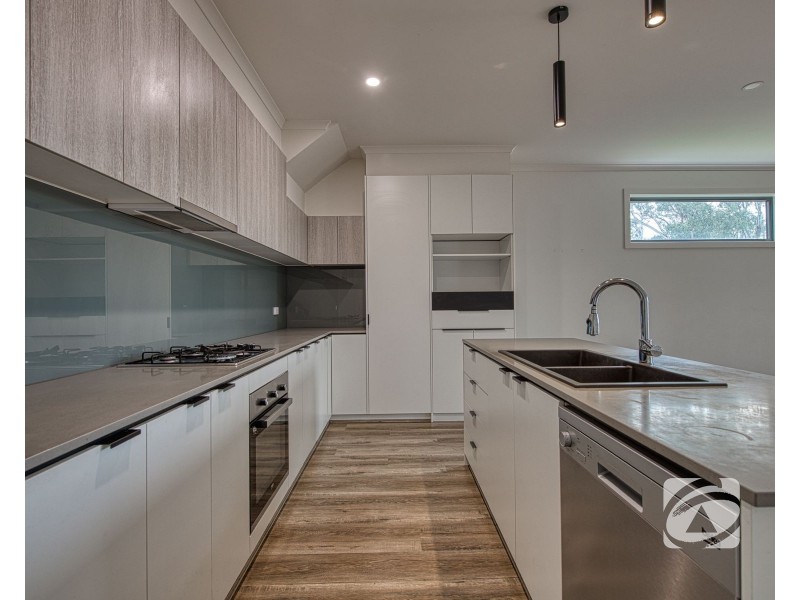 50 Riana Loop, Eumemmerring VIC 3177