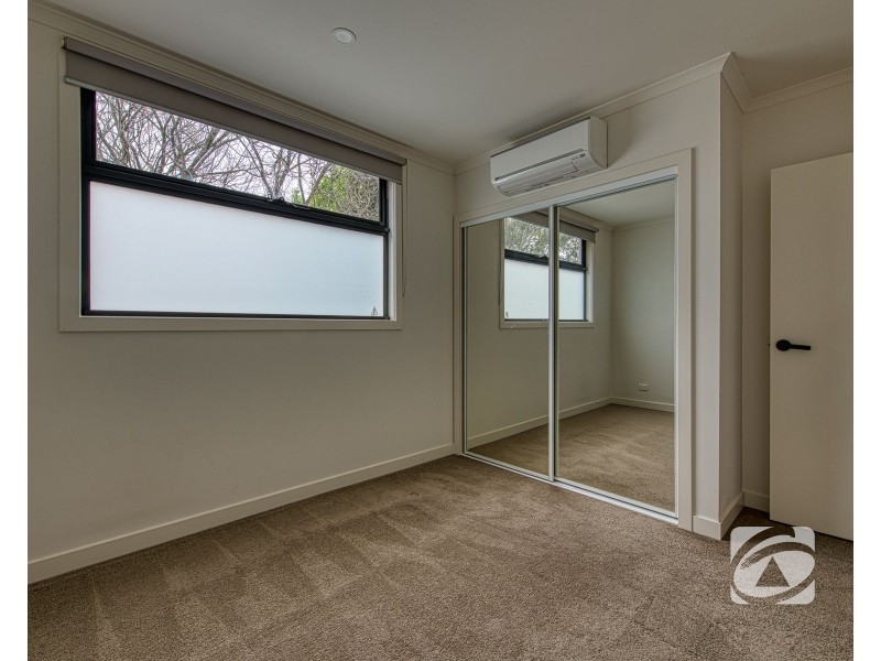 50 Riana Loop, Eumemmerring VIC 3177