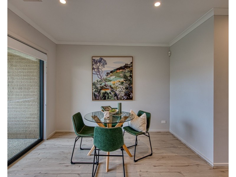 22 Mortlake Drive, Officer South VIC 3809