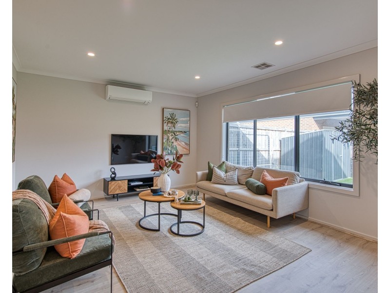 22 Mortlake Drive, Officer South VIC 3809
