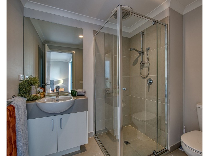 22 Mortlake Drive, Officer South VIC 3809
