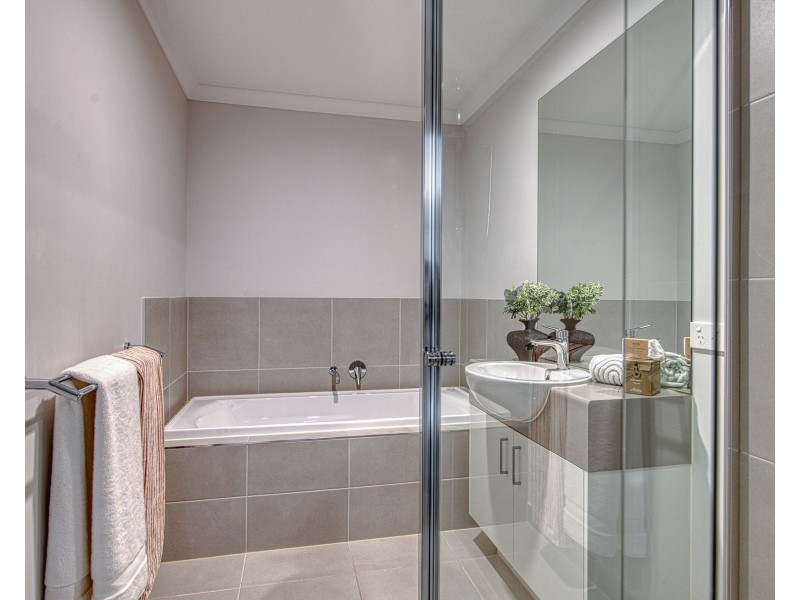 22 Mortlake Drive, Officer South VIC 3809